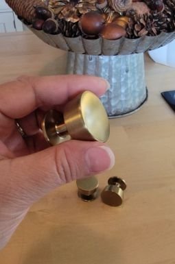Vanity Knob and Hardware Selection