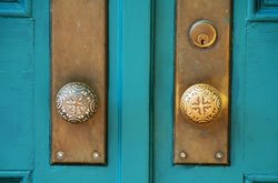 featured image for the blog article: A Brief History of Doorknobs