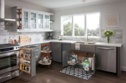 featured image for the blog article: Decluttering Feels Delightful