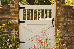 featured image for the blog article: Give Your Garden Gate a Makeover