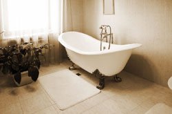featured image for the blog article: The Iconic Clawfoot Tub Is Back