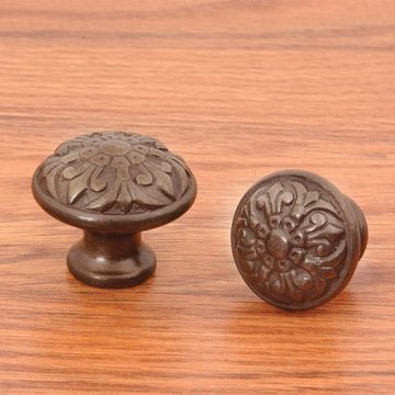 FLEUR-DE-LIS KNOBimage