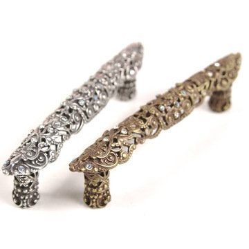 Carpe Diem Juliane Grace Pull With Swarovski Crystalsimage