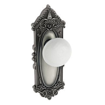 Grandeur Grande Victorian Privacy Interior Door Set With Hyde Park Knobimage