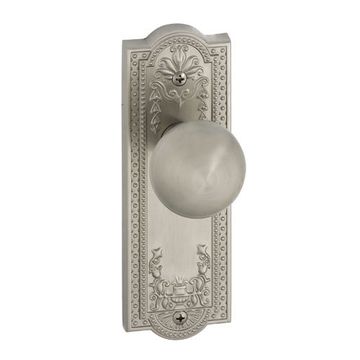 Grandeur Parthenon Privacy Interior Door Set With Fifth Avenue Knobimage