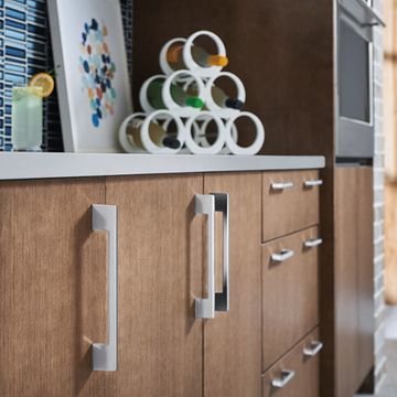 Atlas Homewares Thin Square Appliance Pullimage